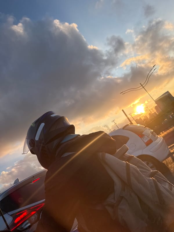 Golden hour street scene documented in São Paulo