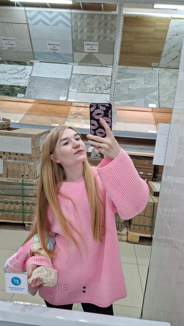 Woman documents shopping trip through Russian home improvement store