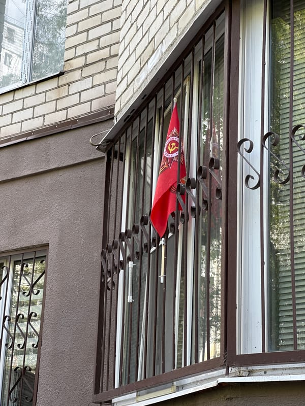 Morning street scenes documented in Stavropol, Russia
