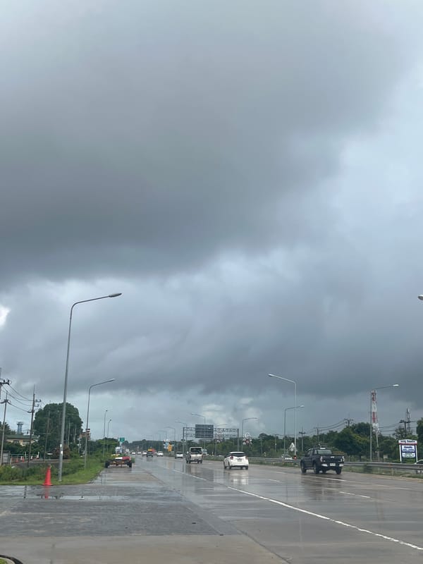 Rainy highway conditions observed in บ้านหนองน้ำเต้าลอย, Thailand
