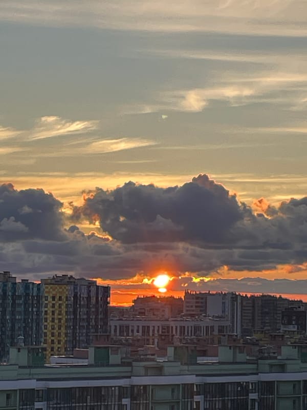 Sunset light and street details in a Saint Petersburg neighborhood