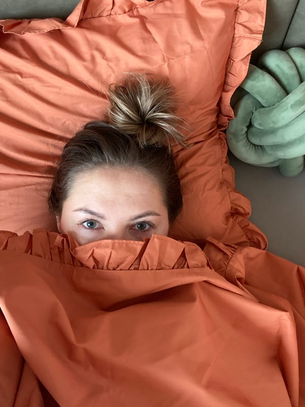 Quiet morning moments captured in Izhevsk homes