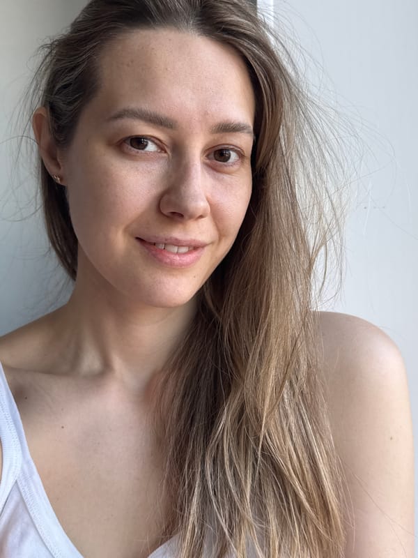 Woman photographed in portrait session in Chaikovsky, Russia