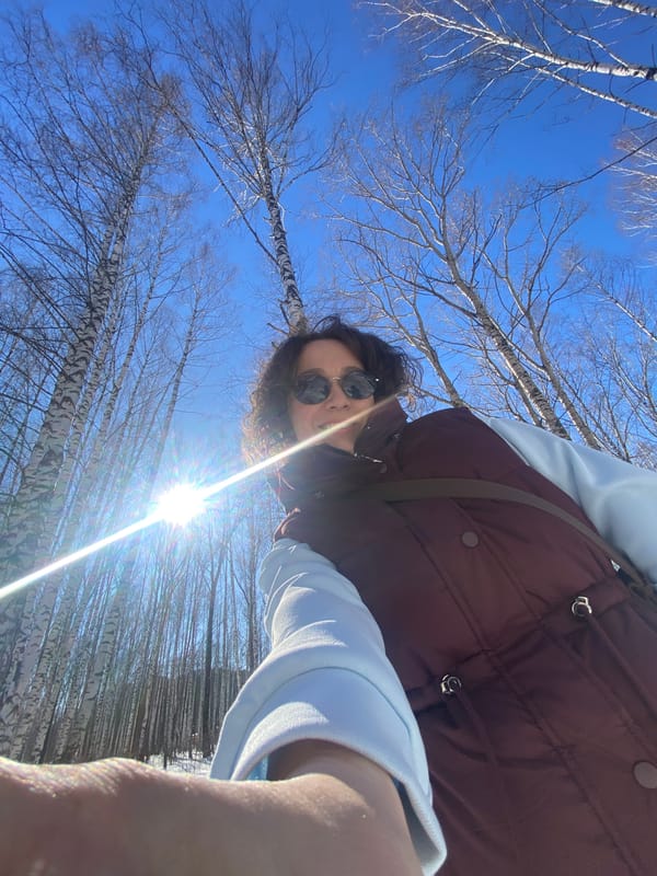 Tourist documents hour-long photo session across snowy Chaikovsky parks