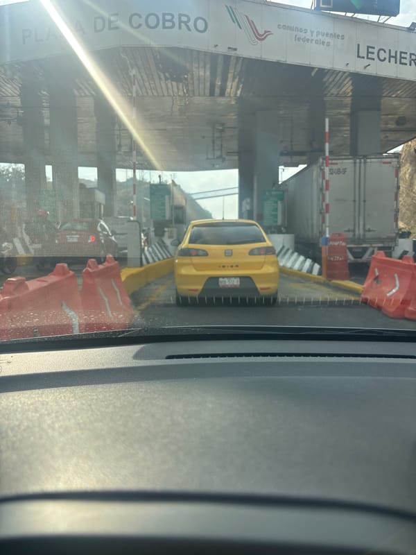 Cars queue at toll booth in Cuautitlán Izcalli