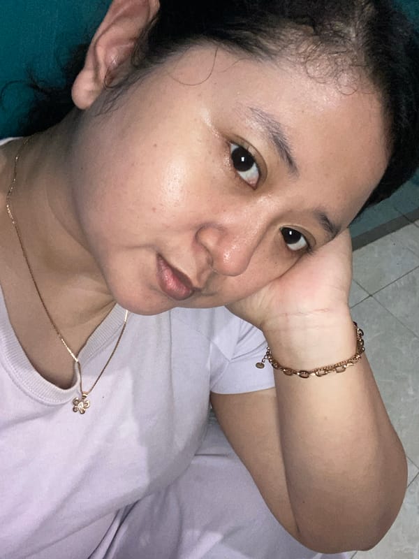 Late-night selfies and downtime from a bedroom in Gelam