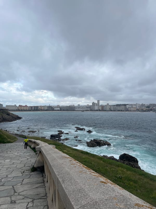 Witness documents coastal walk through A Coruña's urban landscape