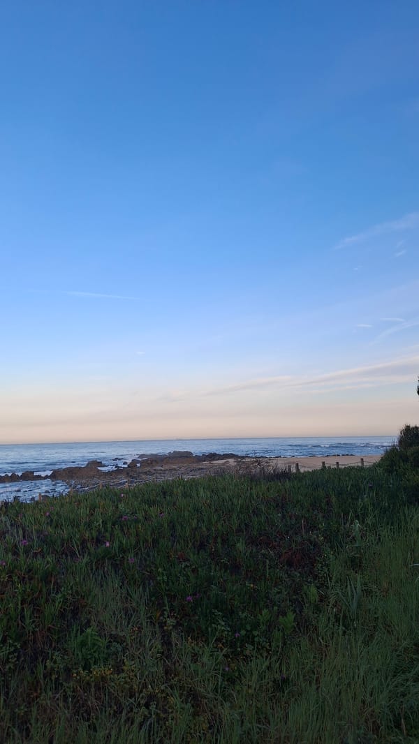 Morning coastal views captured along Vila Nova de Gaia boardwalk