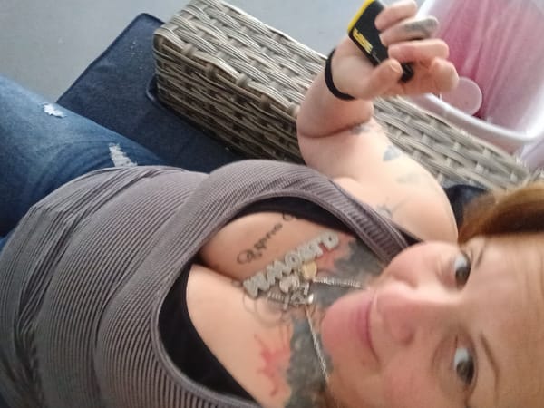 Woman photographed in selfie in Los Angeles early Friday morning