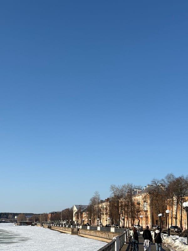 Frozen waterway scenes captured in Votkinsk, Russia
