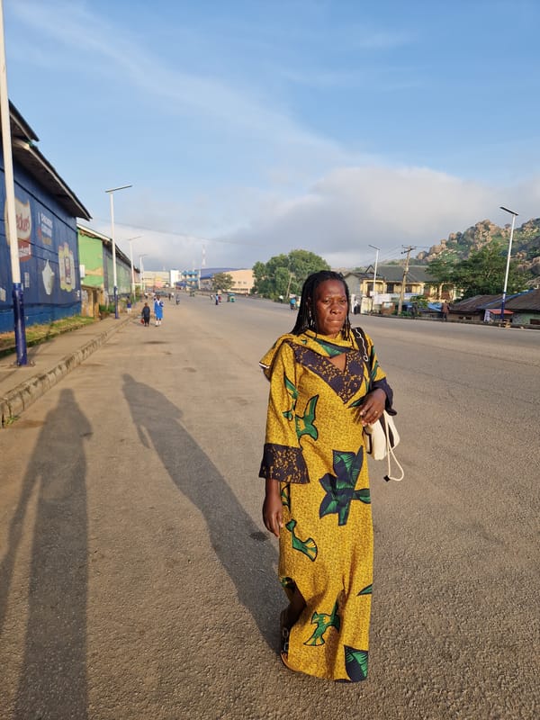 Morning street life in Kabong: roadside frying, school runs, daily movement