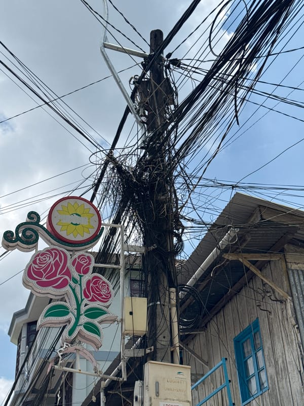 Morning street life documented in Đà Lạt's Cam Ly district
