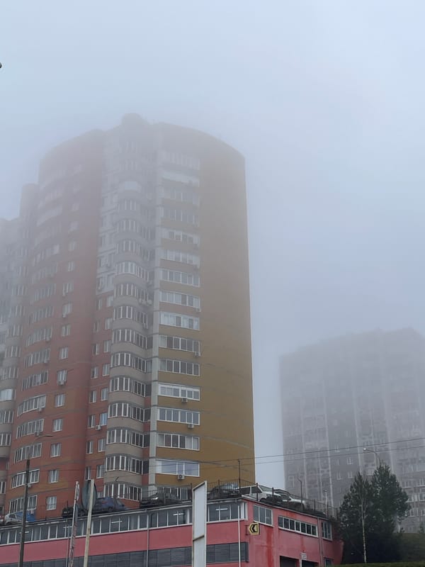 Foggy, wet morning weather blankets Izhevsk streets