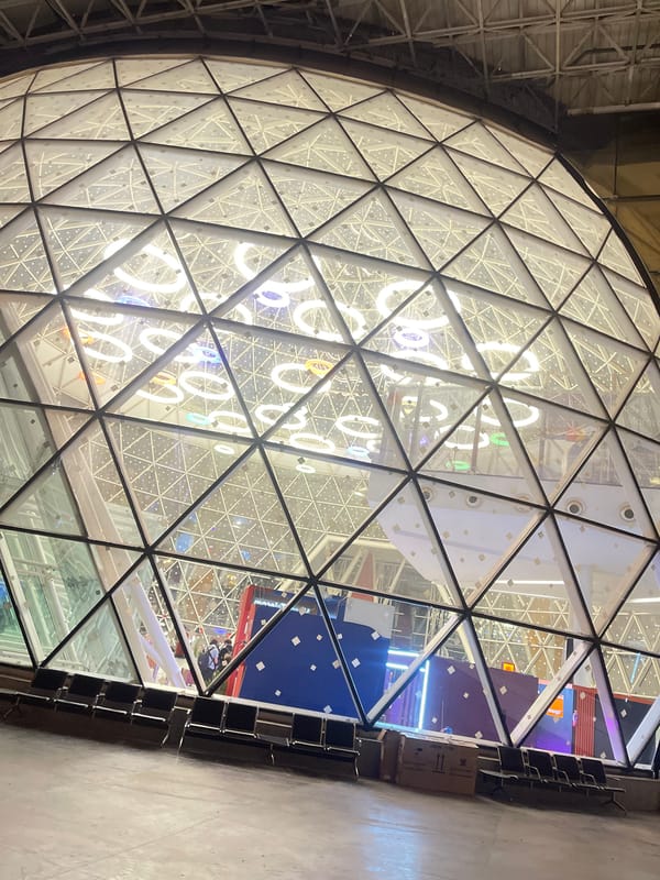Geodesic dome structure documented by witnesses in Marrakesh, Morocco