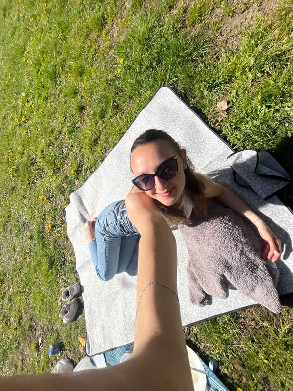 Spring picnic and blooming magnolia tree spotted in Saarbrücken