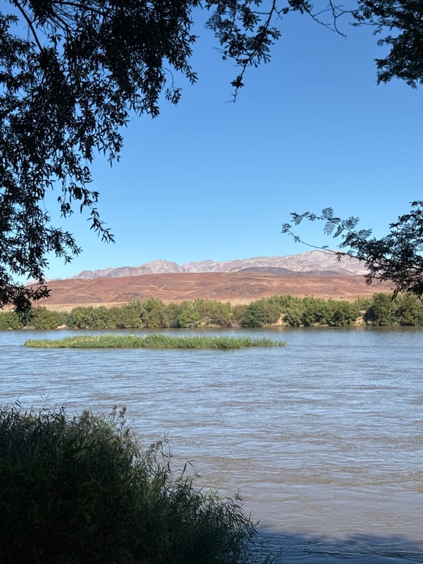 Orange River lodge visit documented in Aussenkehr, Namibia