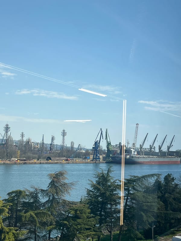 Port and gym scenes captured simultaneously at same coordinates