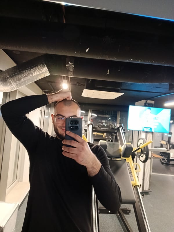 Man takes selfie at gym in Plovdiv