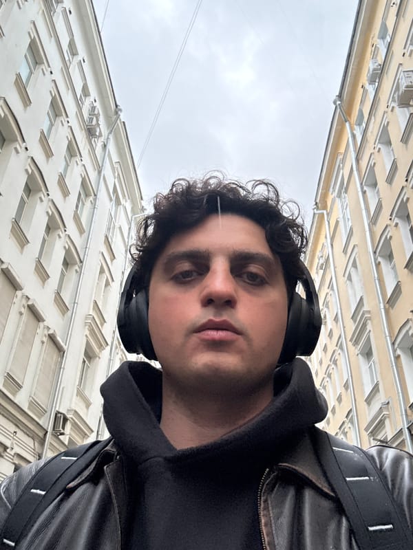 Walking tour documents Moscow street scenes and landmarks