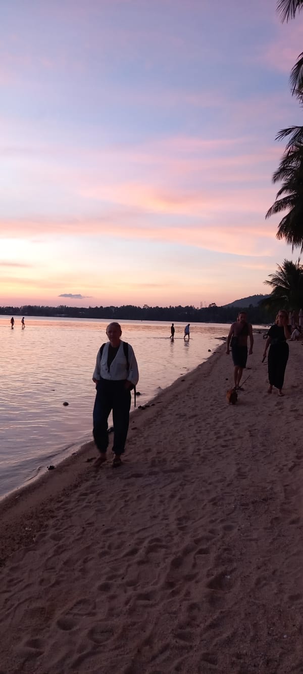 Sunset captured by witnesses at Baan Sri Thanu beach