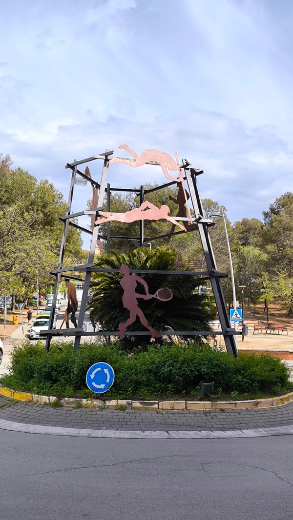 Daily life documented across Ripollet parks and streets