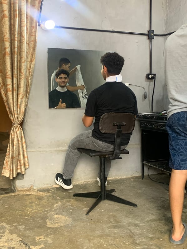 Barbershop haircut documented in La Tagua, Venezuela evening session