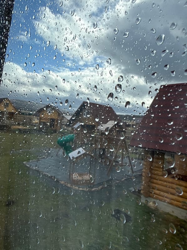 Mixed rain and snow observed in rural Tyulyuk, Russia