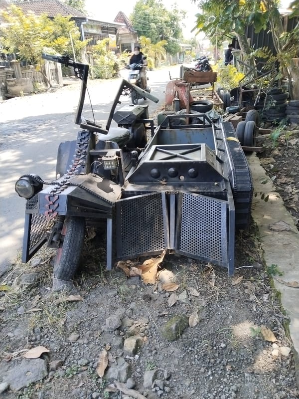 Custom tank-like vehicle spotted parked in Dawungan, Indonesia
