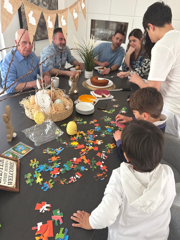 Family Easter gathering with playground assembly in Junglinster