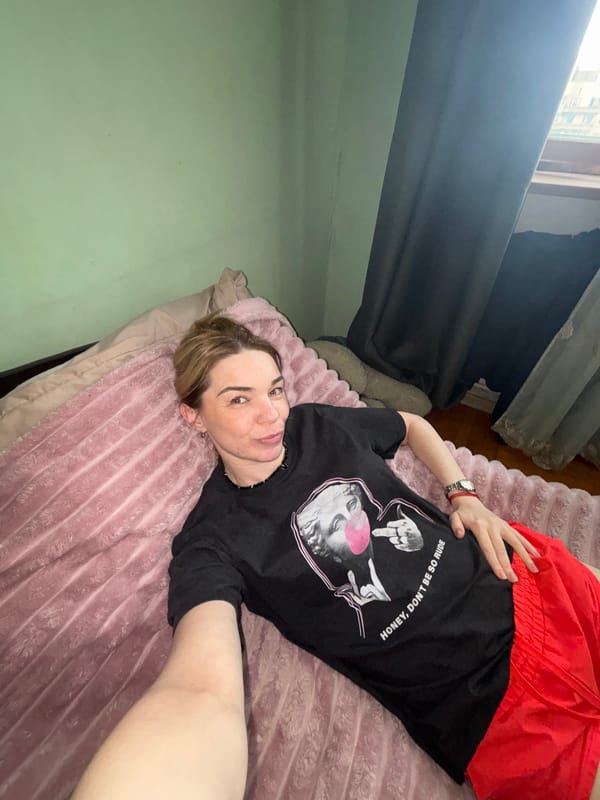Casual bedroom selfies captured in Vsevolozhsk, Russia