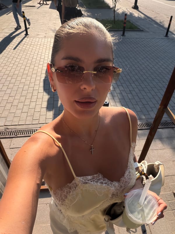 Sunny Krasnoyarsk stroll with matcha and selfies