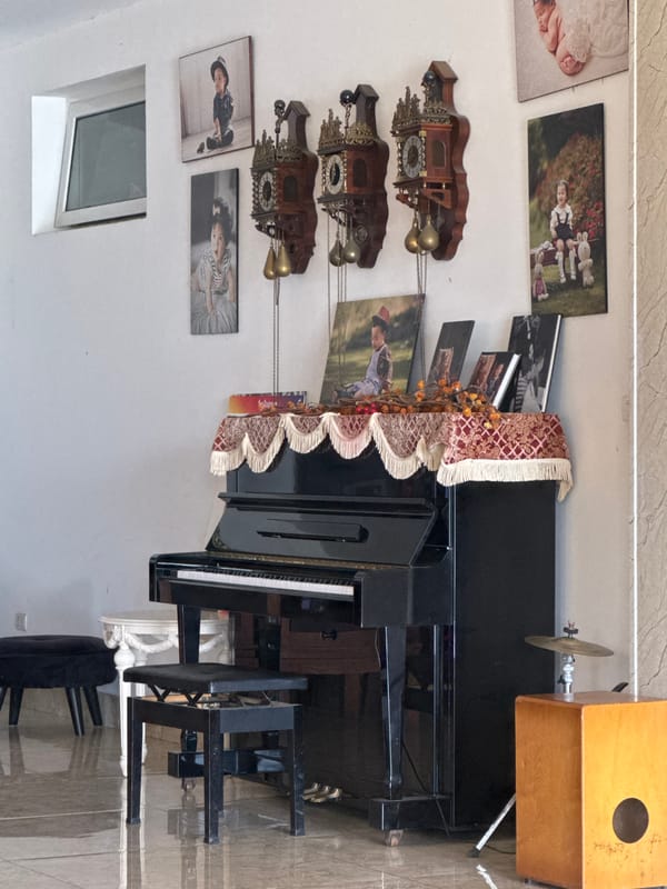 A quiet morning across Da Lat's homes, cafés, and gardens