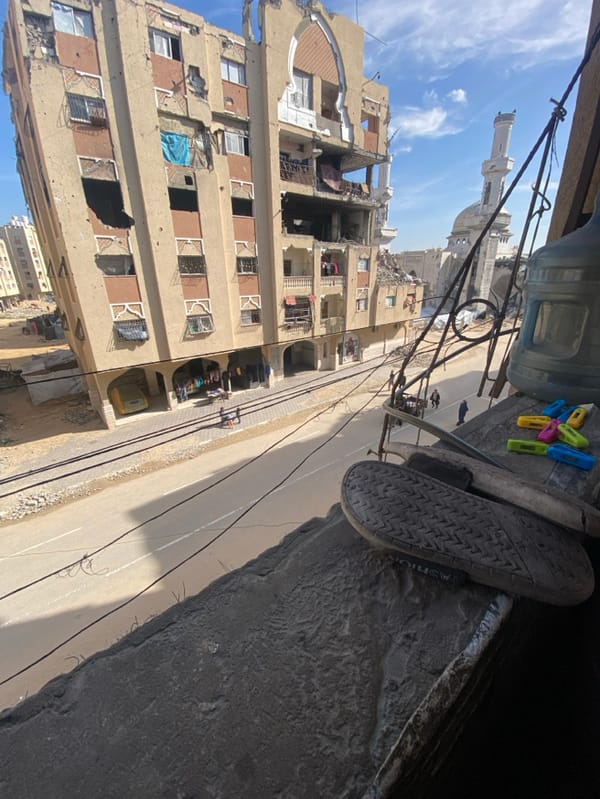 Witness documents damaged buildings, camps, daily life in Khan Yunis