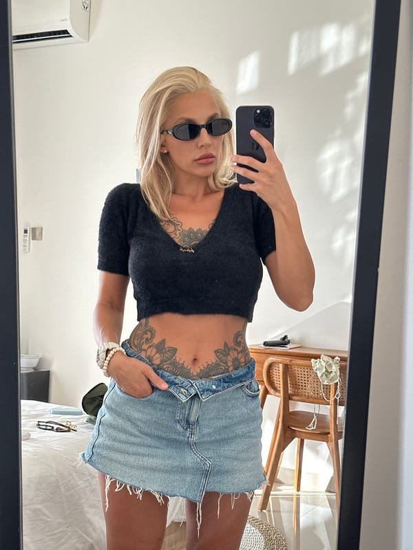 Mirror selfie moment in Kuta Selatan, Bali