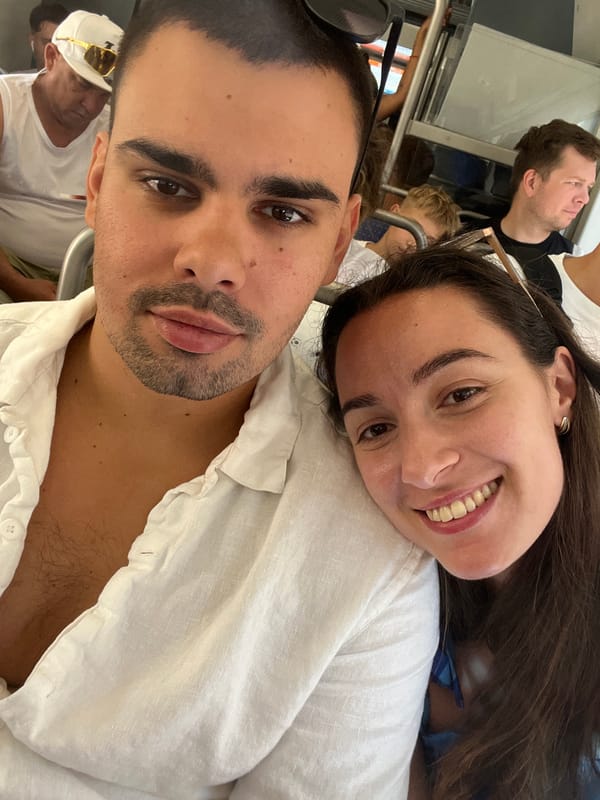 Couple takes selfie on public transport in Alicante