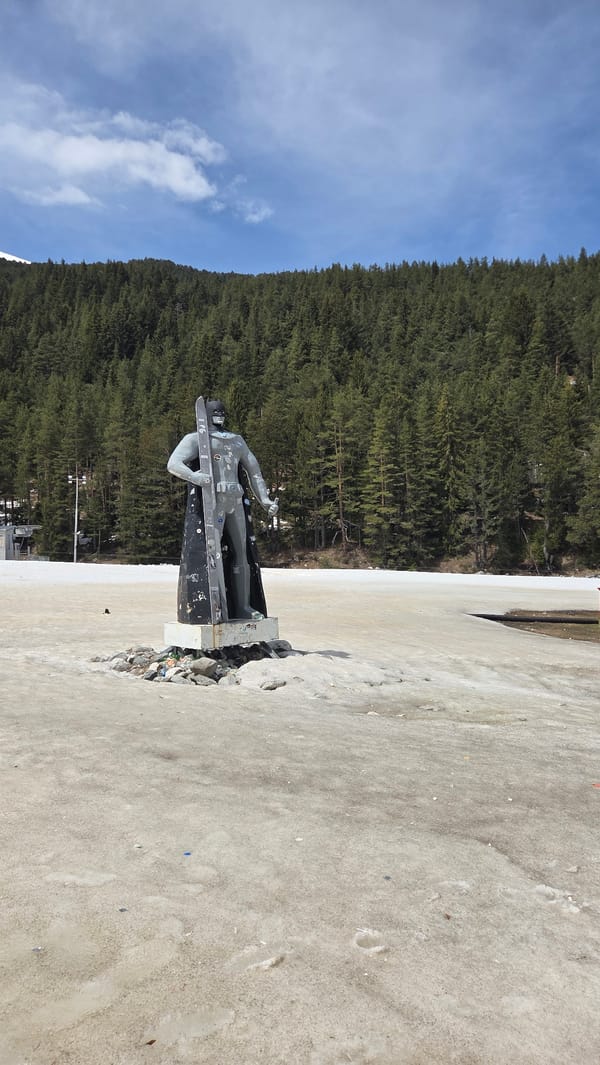 Witness documents statue and snowy mountain scenes Friday morning