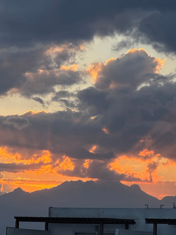 Dramatic sunset photographed over mountains in Ocotlán, Mexico