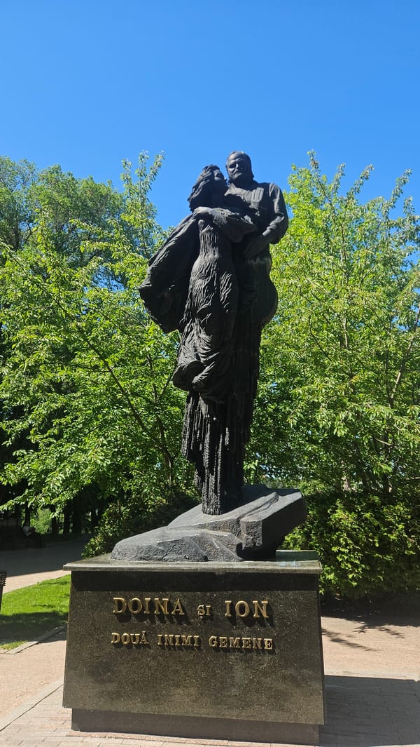 Morning documentation of Chișinău monuments and public spaces