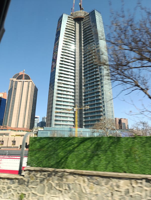 Modern skyscraper photographed in Sarıyer, Turkey under clear skies