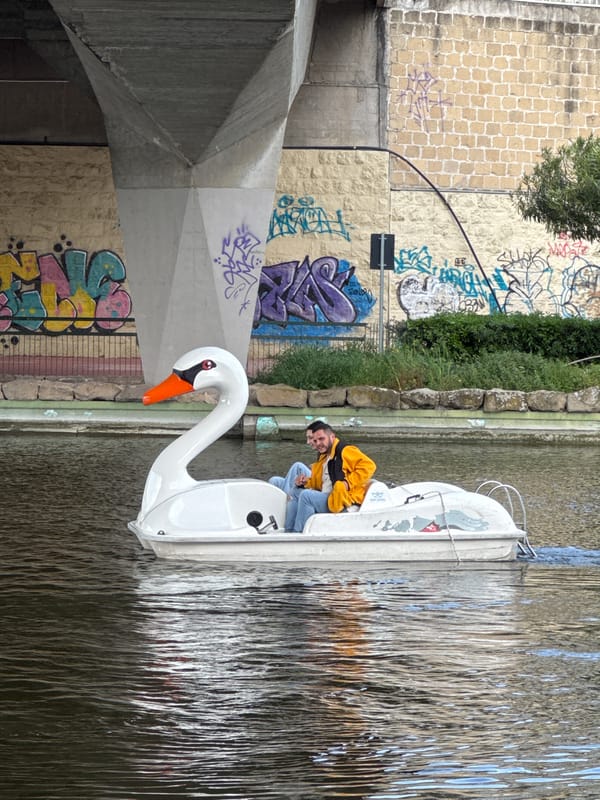 Romans enjoy spring afternoon in parks across city
