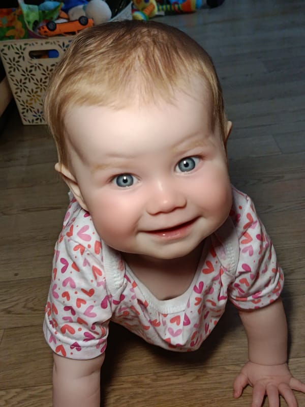 Mother and baby pose for pillow challenge photos in Russia