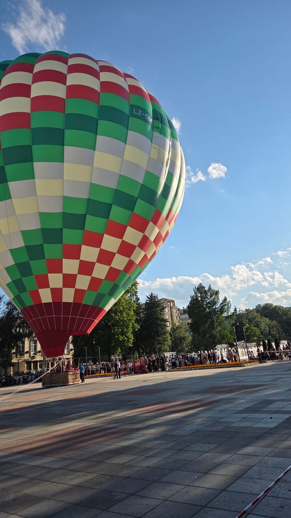 Hot air balloon event draws crowds in Montana, Bulgaria