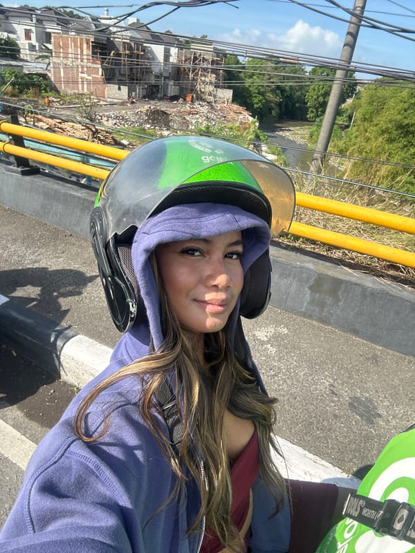 Gojek rider documents morning commute through Denpasar traffic