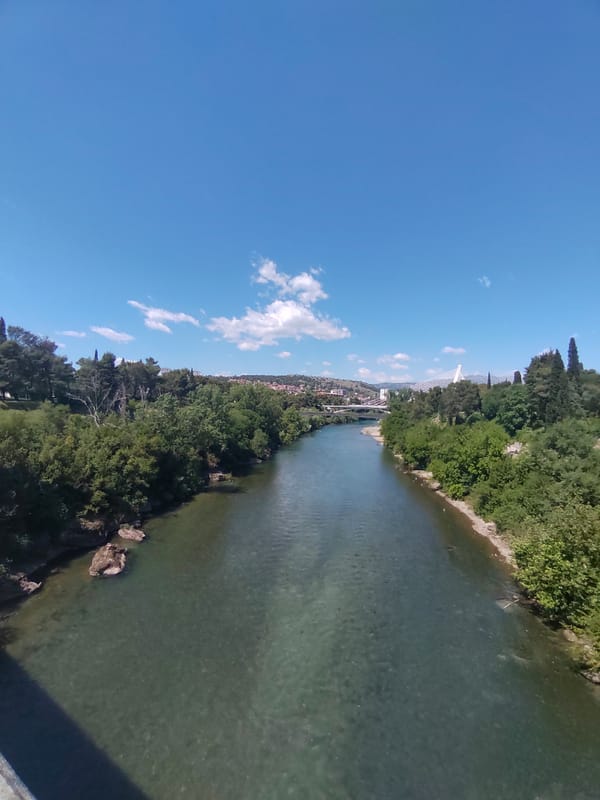 Morning documentation captures everyday Podgorica scenes along river and parks