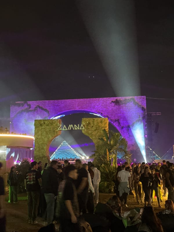 Night music festival draws crowds to Giza