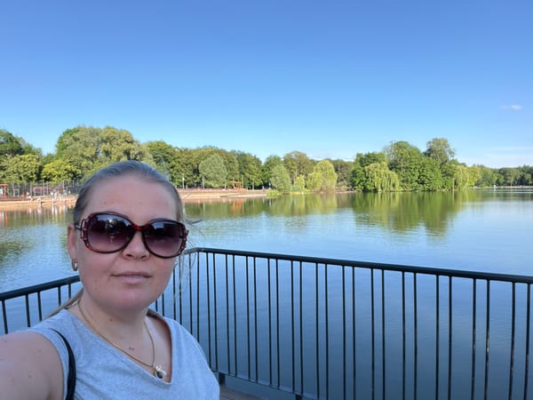 Afternoon leisure activities spotted at Krakow's Bagry Lagoon