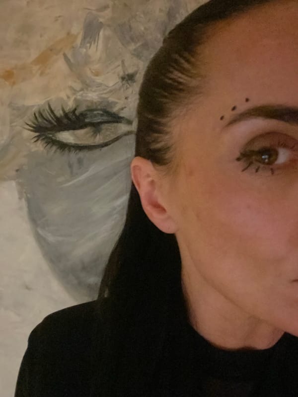 Tel Aviv resident documents evening routine, black outfit and nail painting