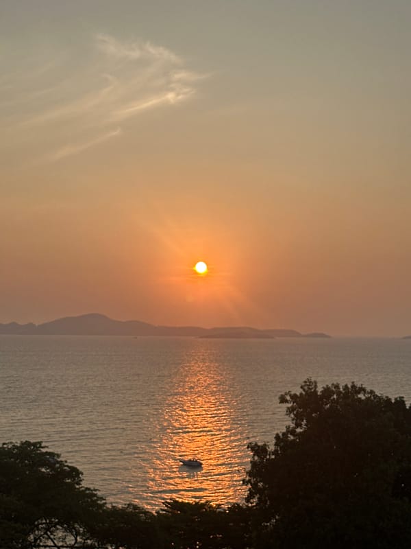 Ocean sunset captured by witnesses in Pattaya City