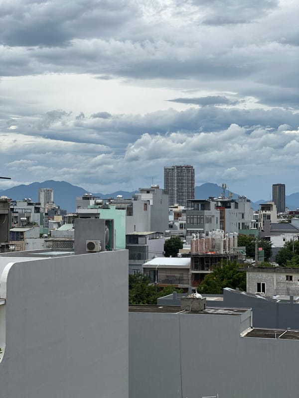 Rooftop and aerial views over Đà Nẵng's dense urban core