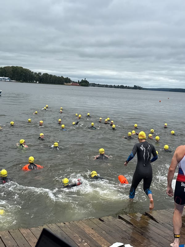 Open-water swim event unfolds on a Votkinsk lake